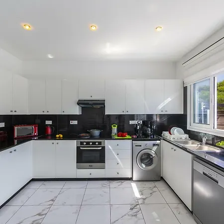 Ferienhaus Hollywood Protaras