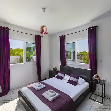 Hollywood Holiday home *