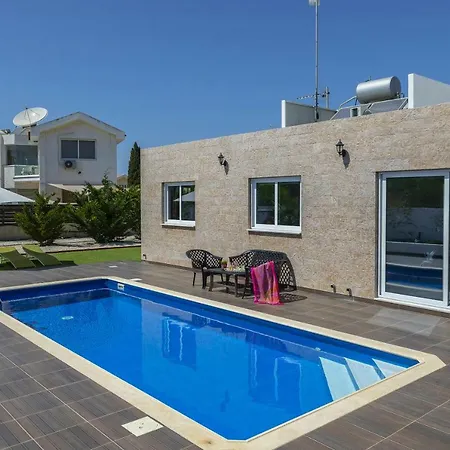 Hollywood Holiday home