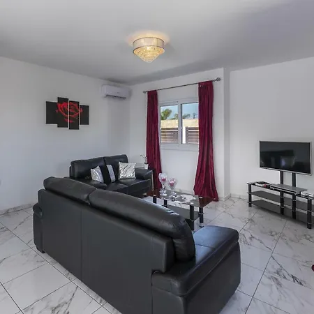 Holiday home Hollywood Protaras
