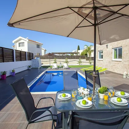 Hollywood Holiday home Protaras
