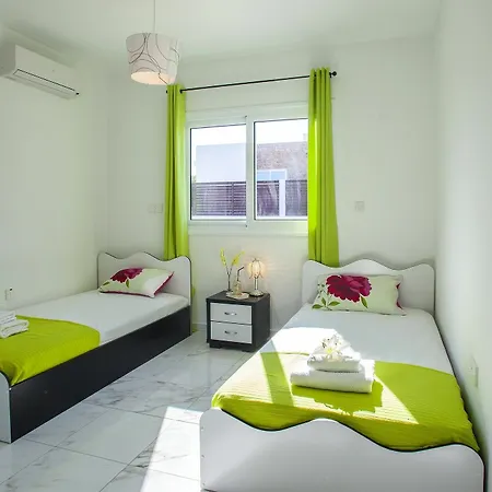 Hollywood Πρωταράς