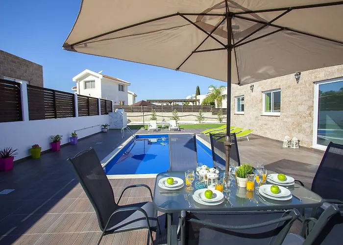 Hollywood Сasa de vacaciones Protaras