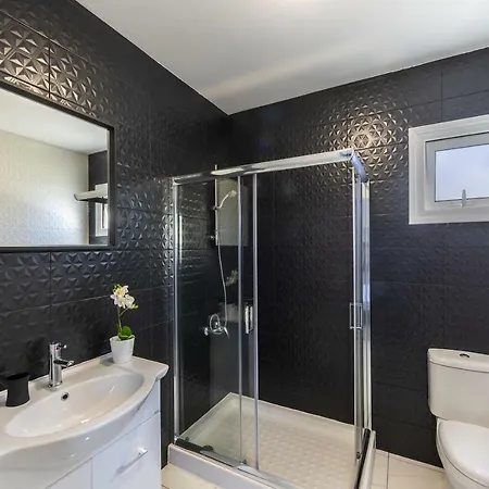 別荘 Hollywood プロタラス